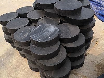 乌苏市板式橡胶支座由若干层橡胶片与薄钢板经加压硫化